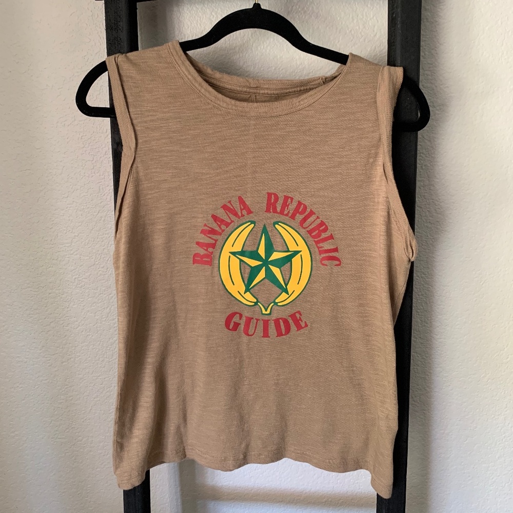 Banana Rebulic Graphic Tee